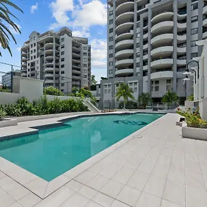the-oasis-apartments-brisbane.queenslandhotels.net/